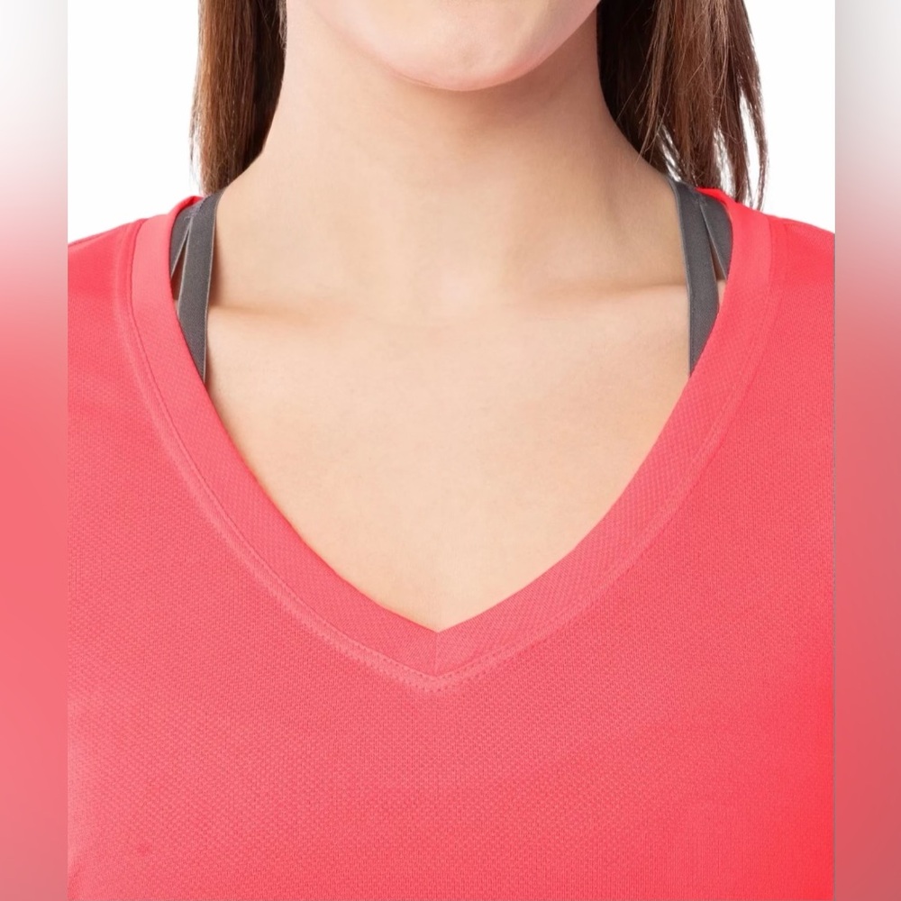 NWT - Active Texture Knit V-Neck Tee - 3 Shirts. - Picture 5 of 15